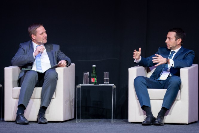 Gottfried Haber and Christoph Pesau discussing at the financial market panel at CEEI 2023 in Vienna